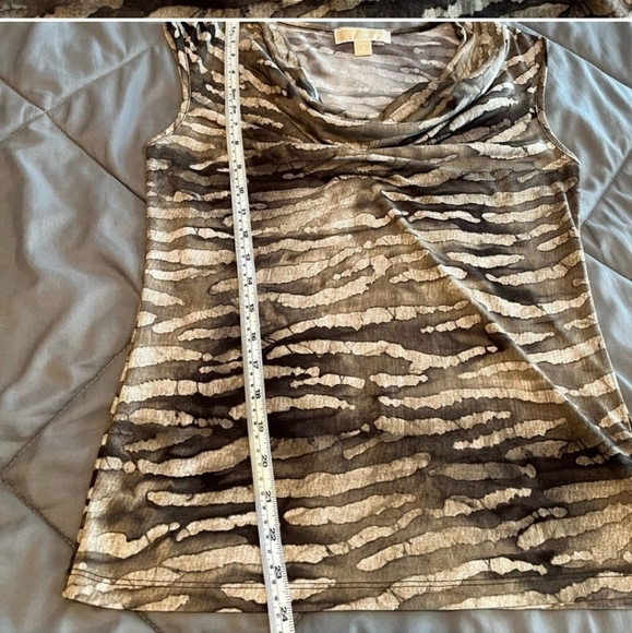 Michael Kors tiger print cowl neck sleeveless Top size small - Picture 2 of 10